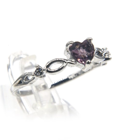 Ring with Amethyst Heart Shaped stone. - Picture 4 of 4